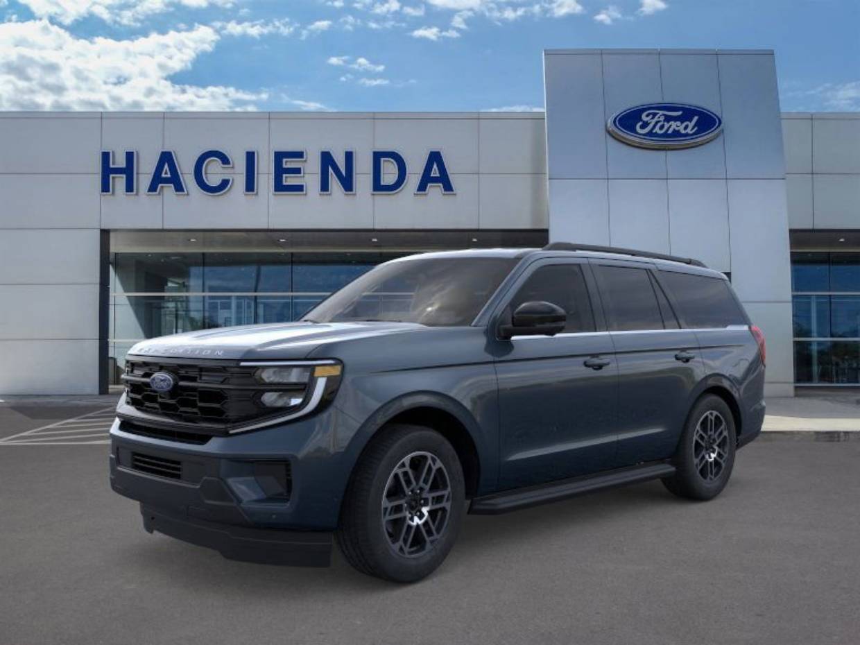 2026 Ford Expedition Active's photo