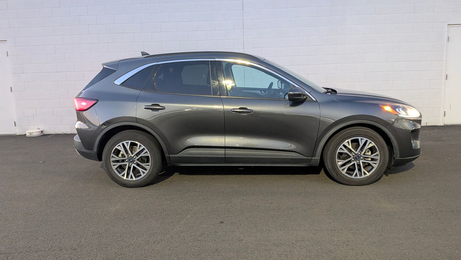 2020 Ford Escape SEL FWD's photo