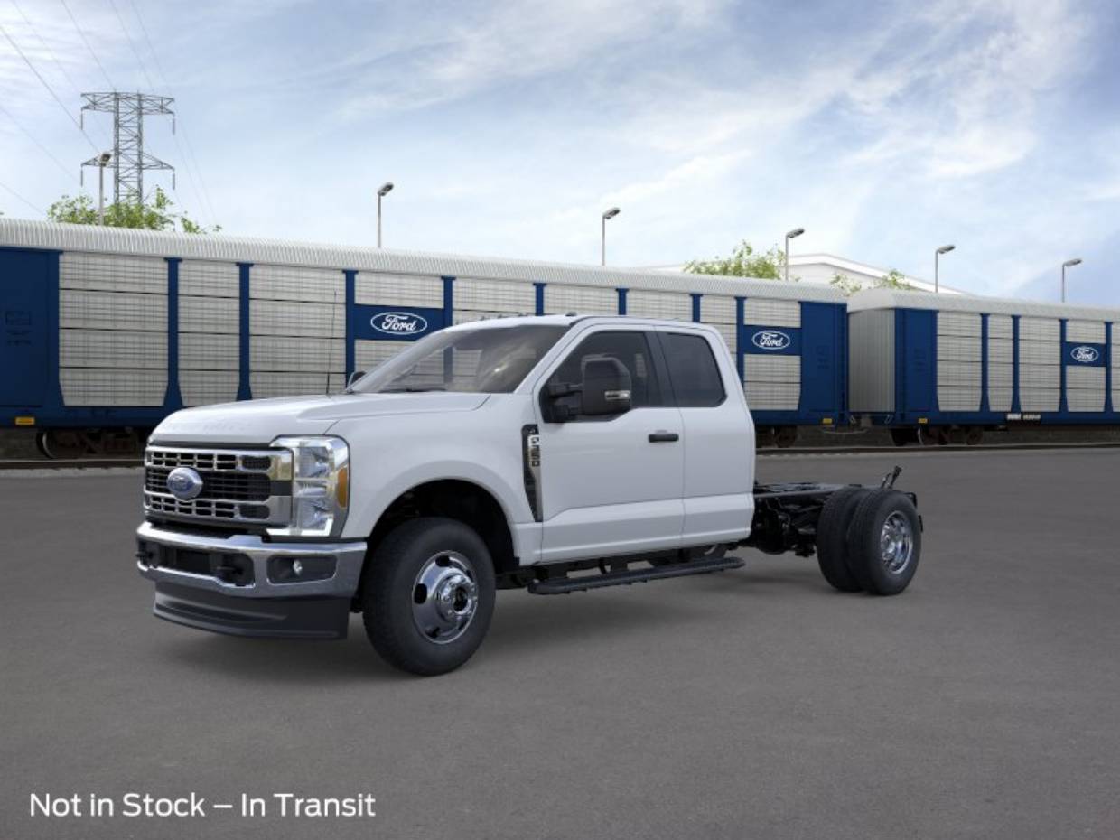 2026 Ford F-350 XL 4x4 SuperCab 168-In DRW's photo