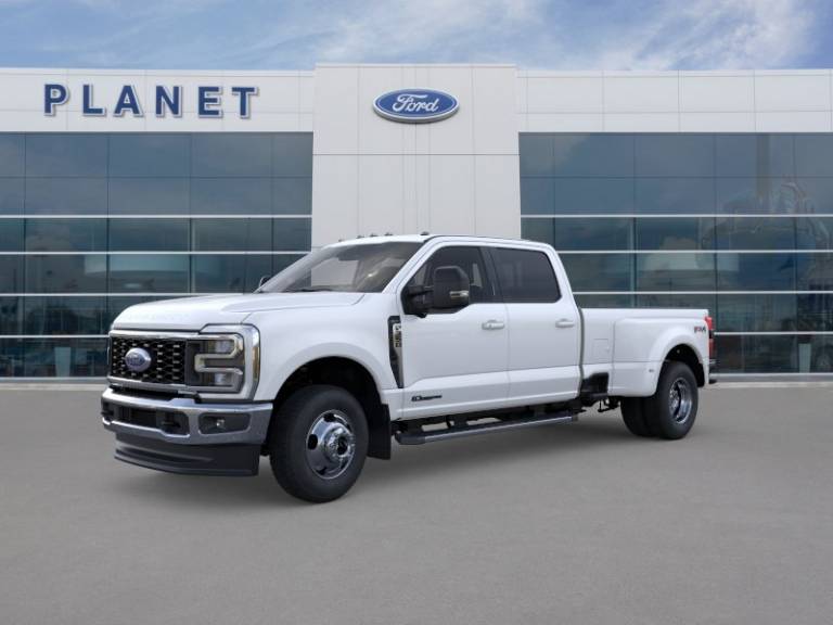 2026 Ford Super Duty F-350 DRW LARIAT 4WD Crew Cab 8' Box