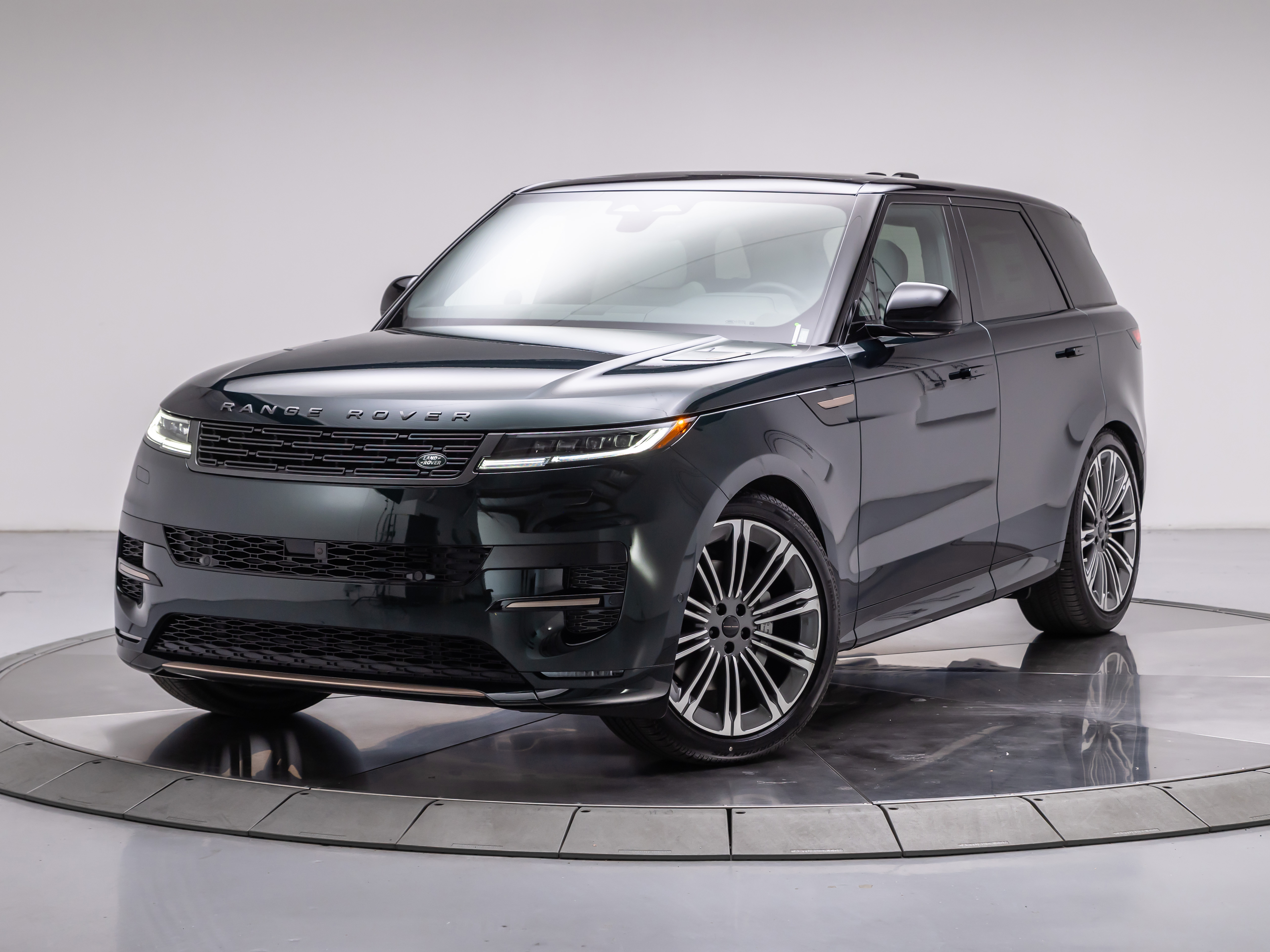 New 2026 Land Rover Range Rover Sport P400 Dynamic SE