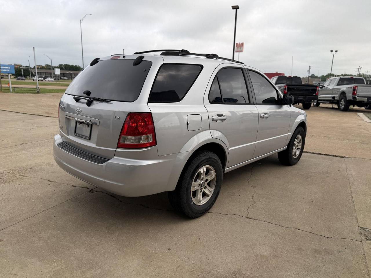 Used 2005 Kia Sorento EX with VIN KNDJC733755398182 for sale in Caldwell, TX