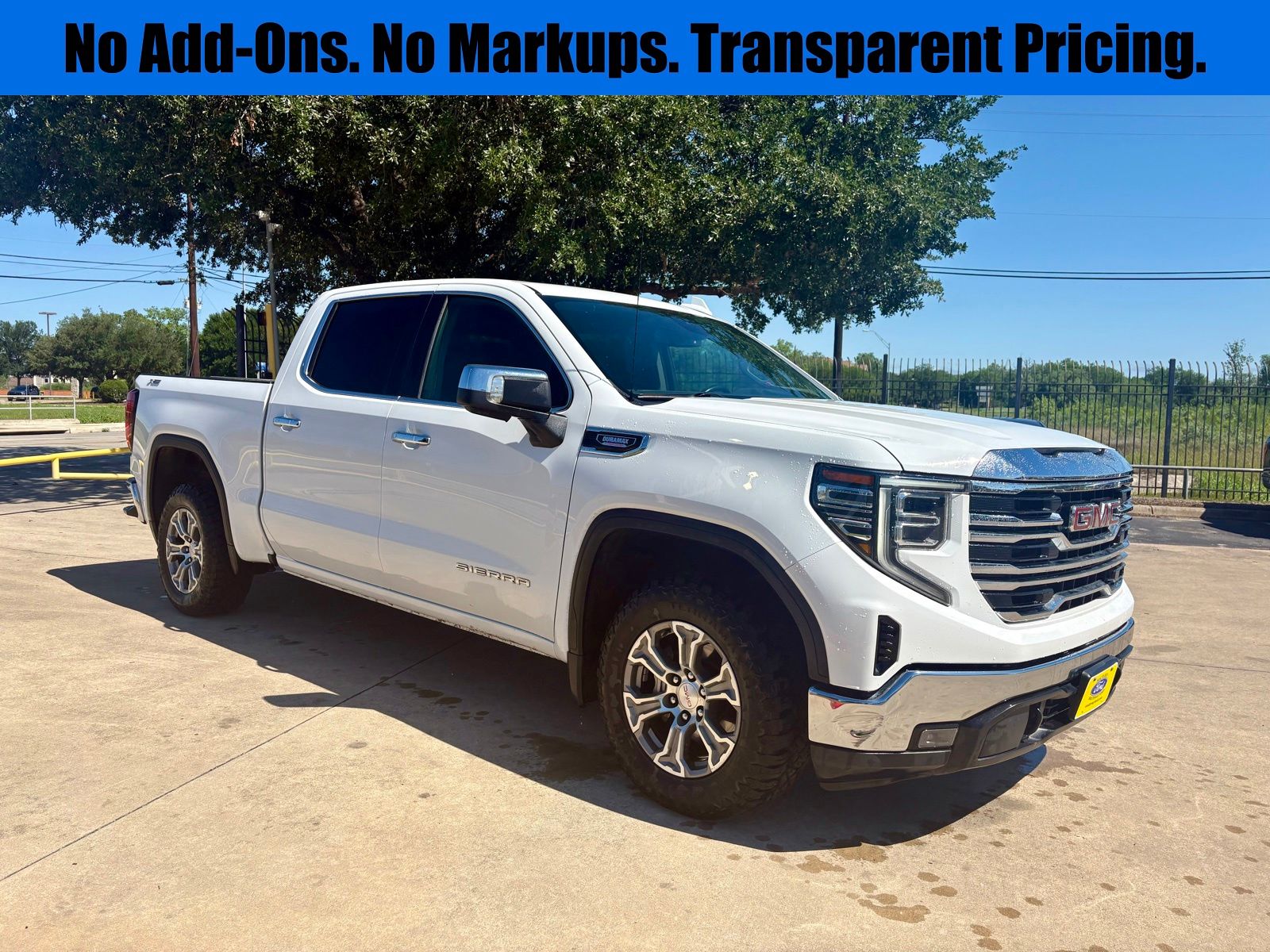 2023 GMC Sierra 4WD Crew Cab Short Box SLT's photo