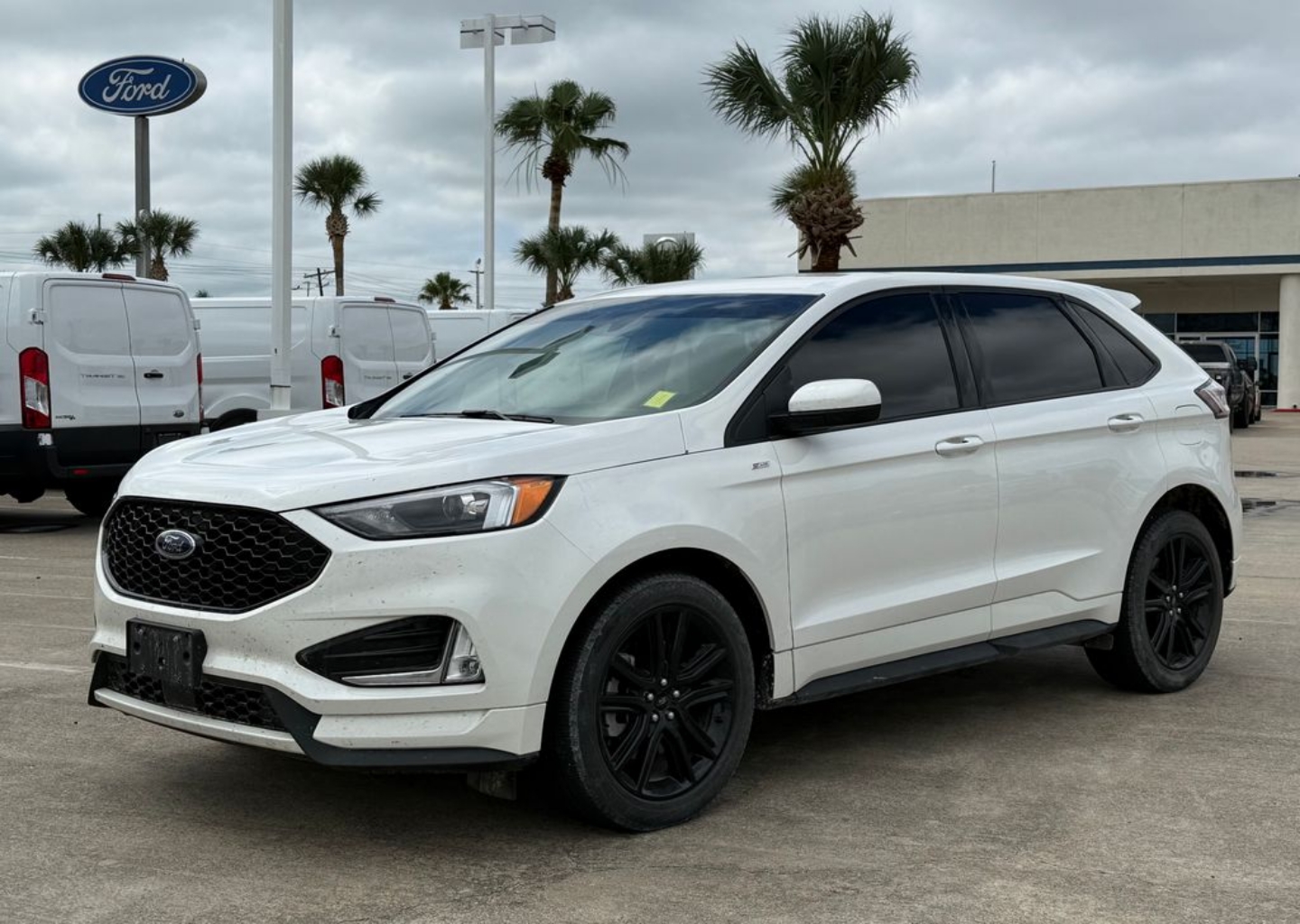 2024 Ford Edge ST-Line AWD's photo