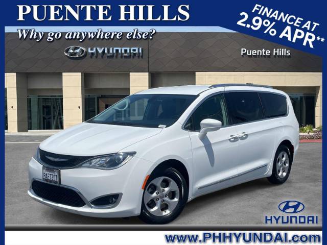 2017 Chrysler Pacifica Touring-L Plus