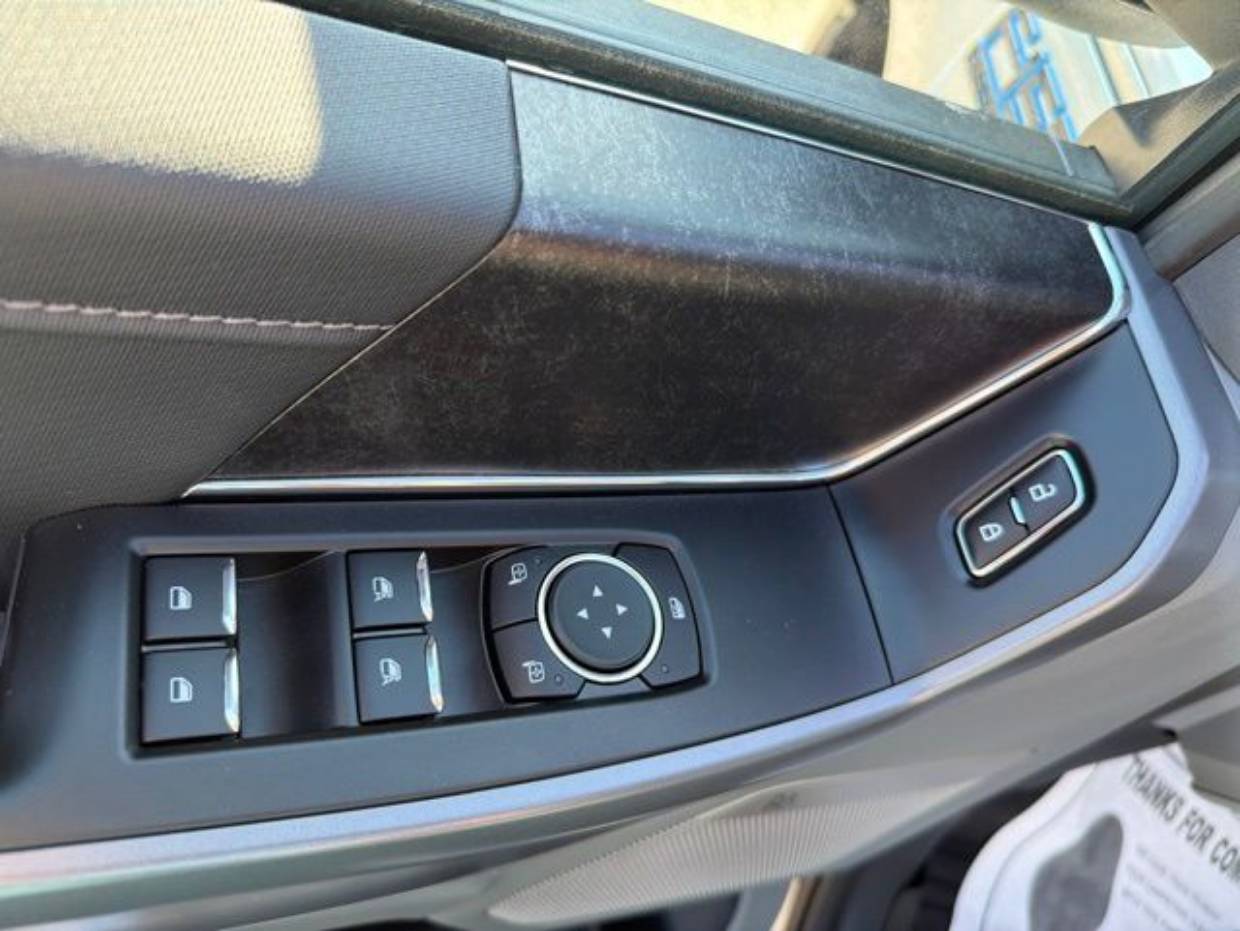 2025 Ford F-150 Lightning Flash - Photo 9