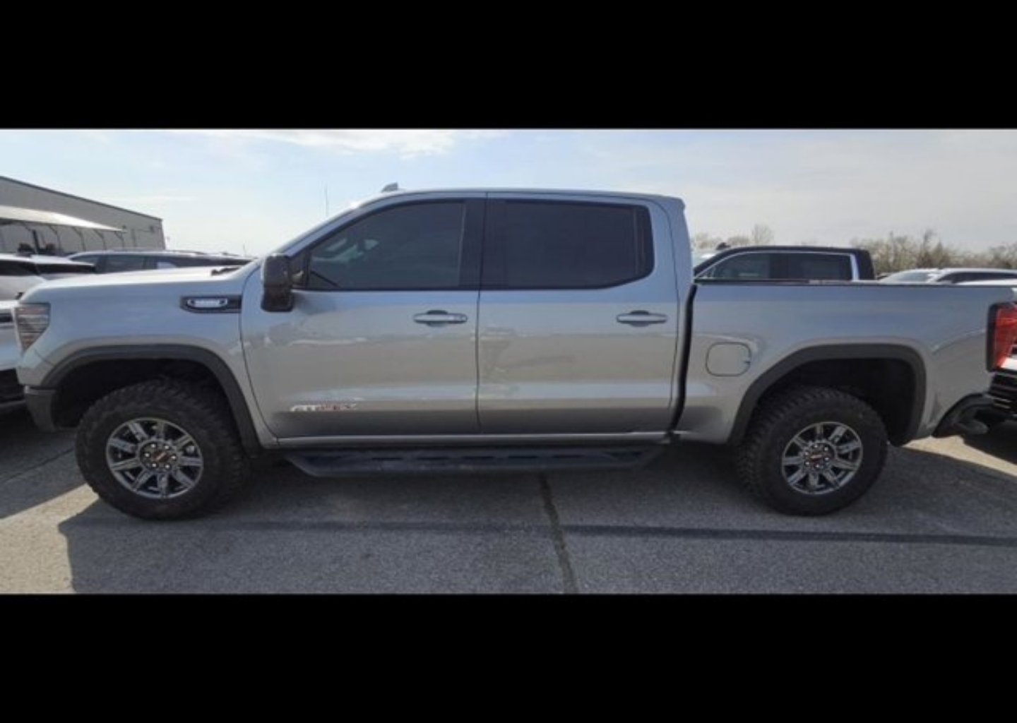 2025 GMC Sierra 1500 AT4X - Photo 7