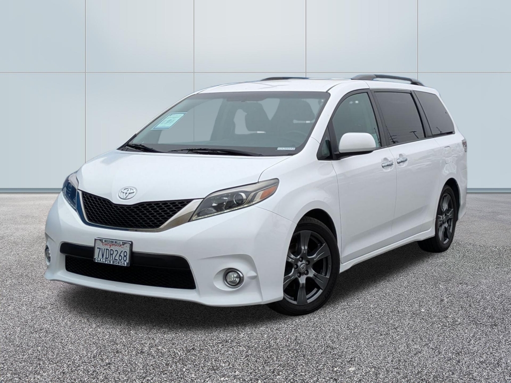 2017 Toyota Sienna SE 8 Passenger