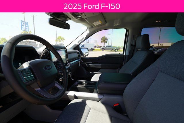 2025 Ford F-150 XLT - Photo 12