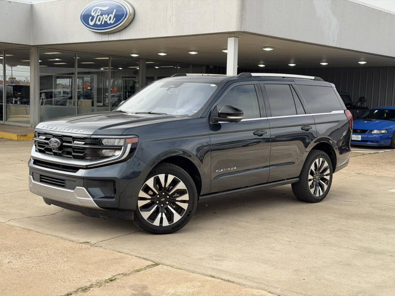 2025 Ford Expedition Platinum 4x4's photo