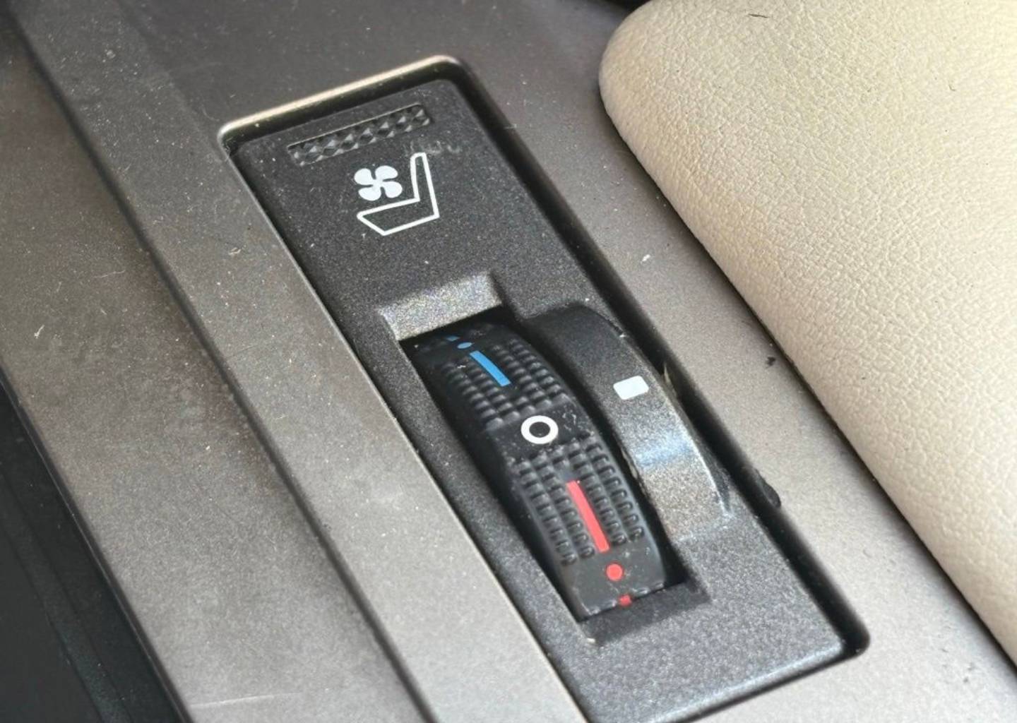2011 Lexus GX Base - Photo 38