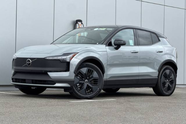 2026 Volvo EX30 Twin Motor Cross Country Ultra