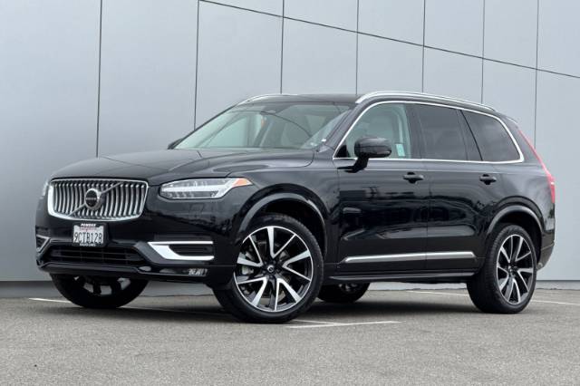2023 Volvo XC90 B5 Plus
