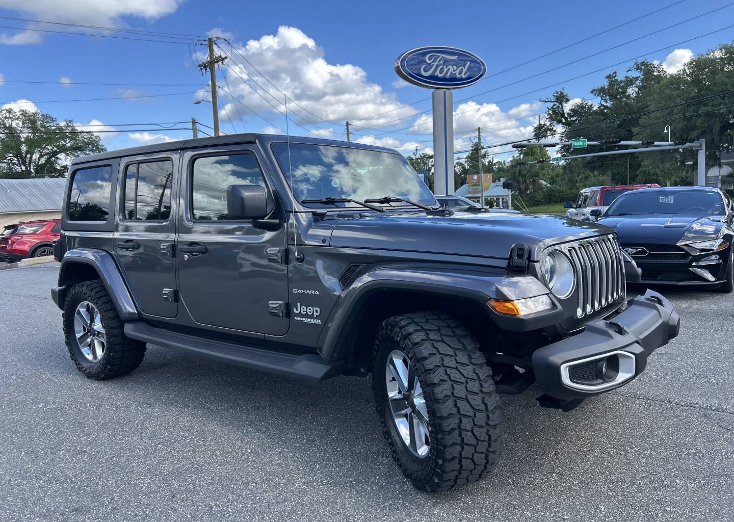 2019 Jeep Wrangler Sahara's photo