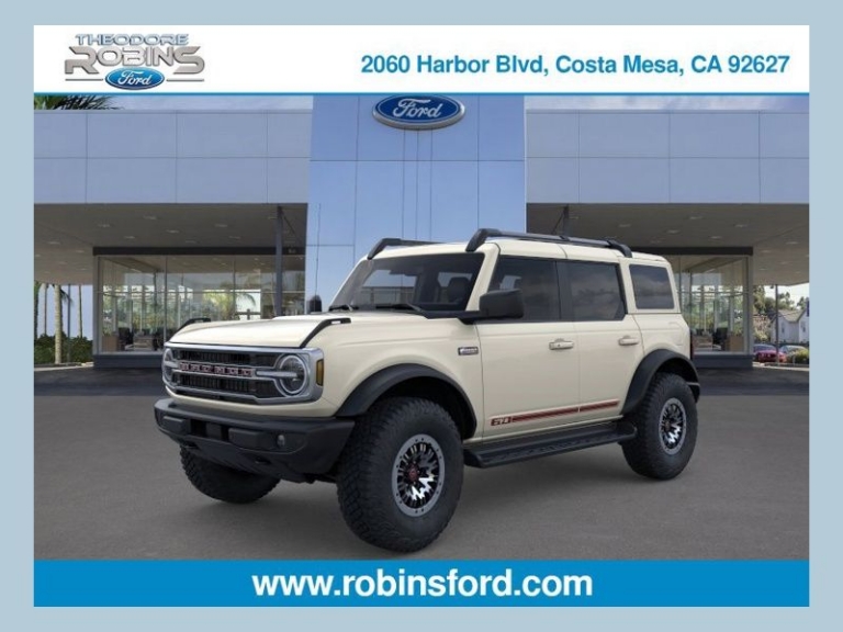 2026 Ford Bronco Outer Banks