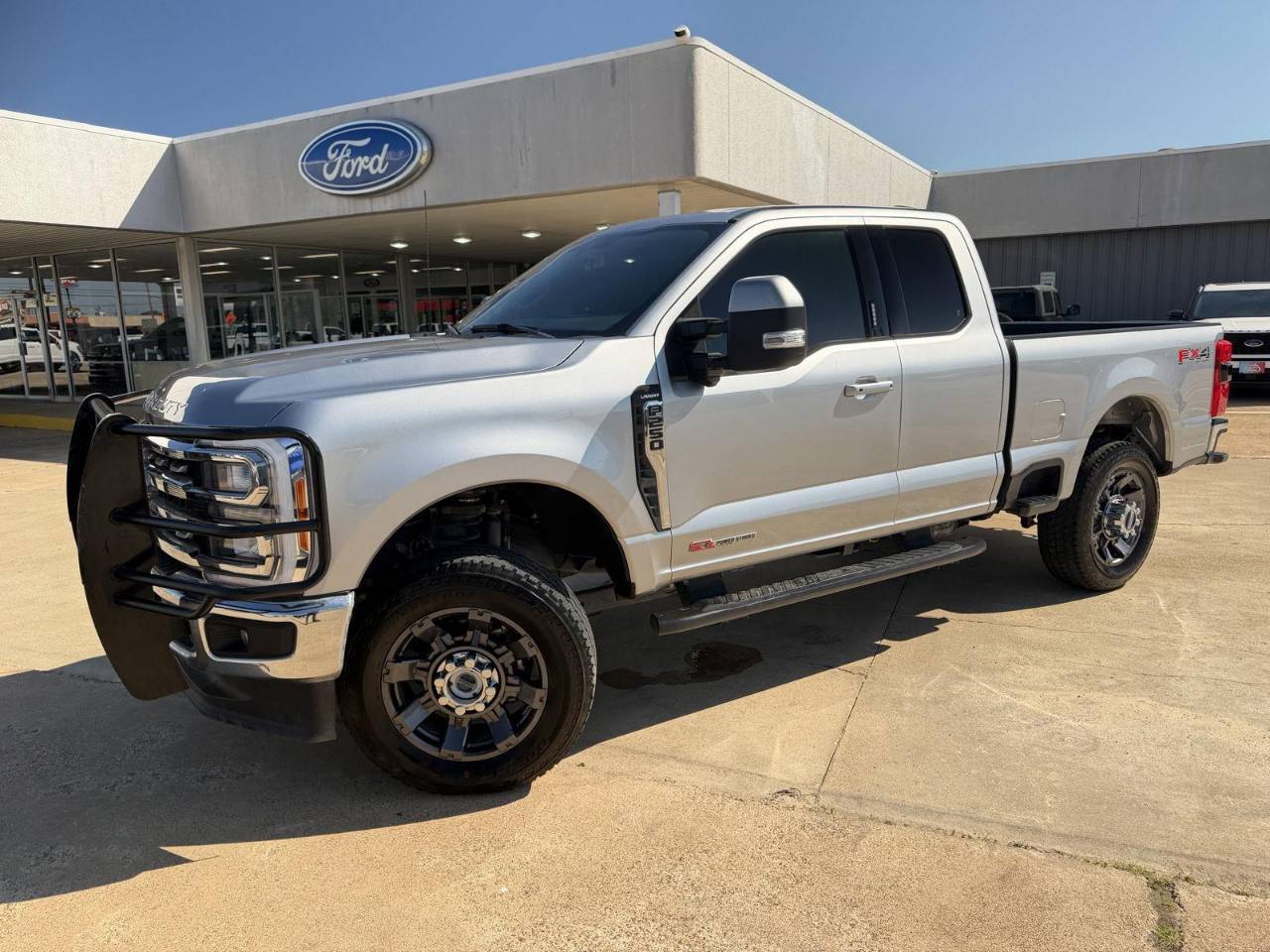 2023 Ford F-250 Lariat 4x4 SuperCab 8' Box's photo
