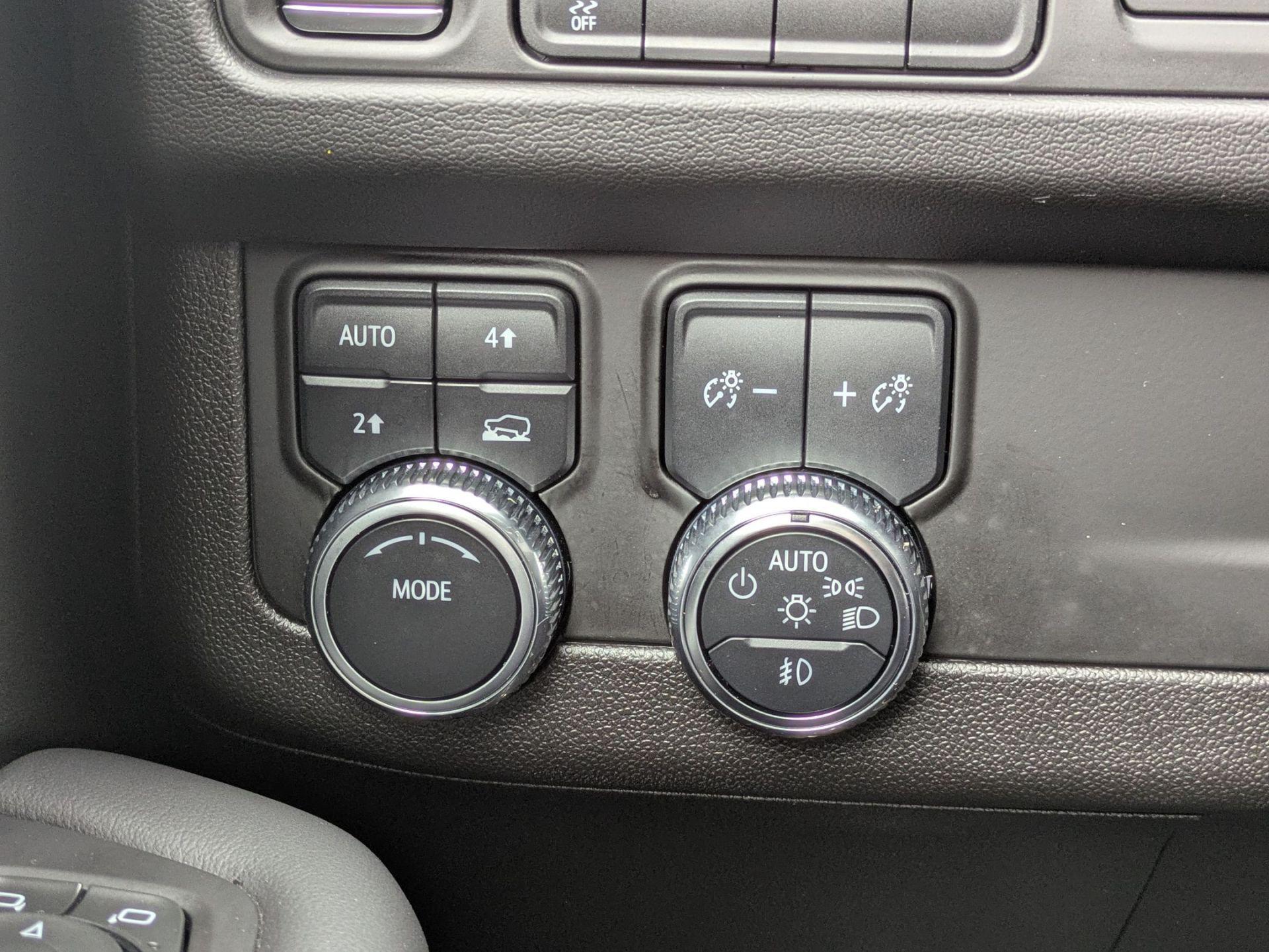 2022 GMC Yukon XL SLT - Photo 17