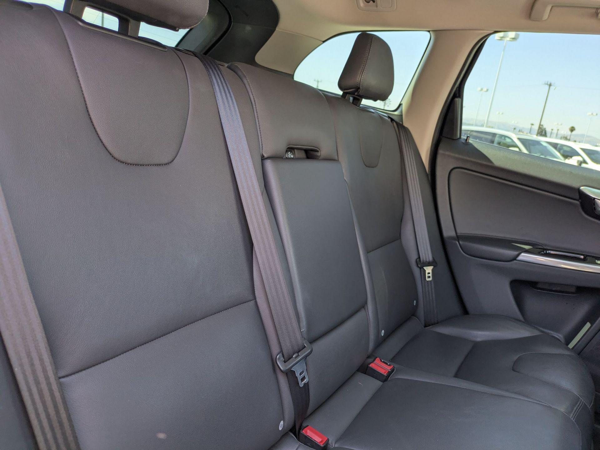 2015 Volvo XC60 T6 - Photo 23