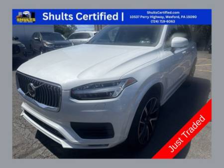 2022 Volvo XC90 T6 Momentum