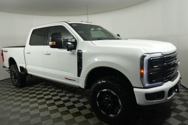 2026 Ford F-250 Platinum 4x4 Crew Cab 8' Box's photo