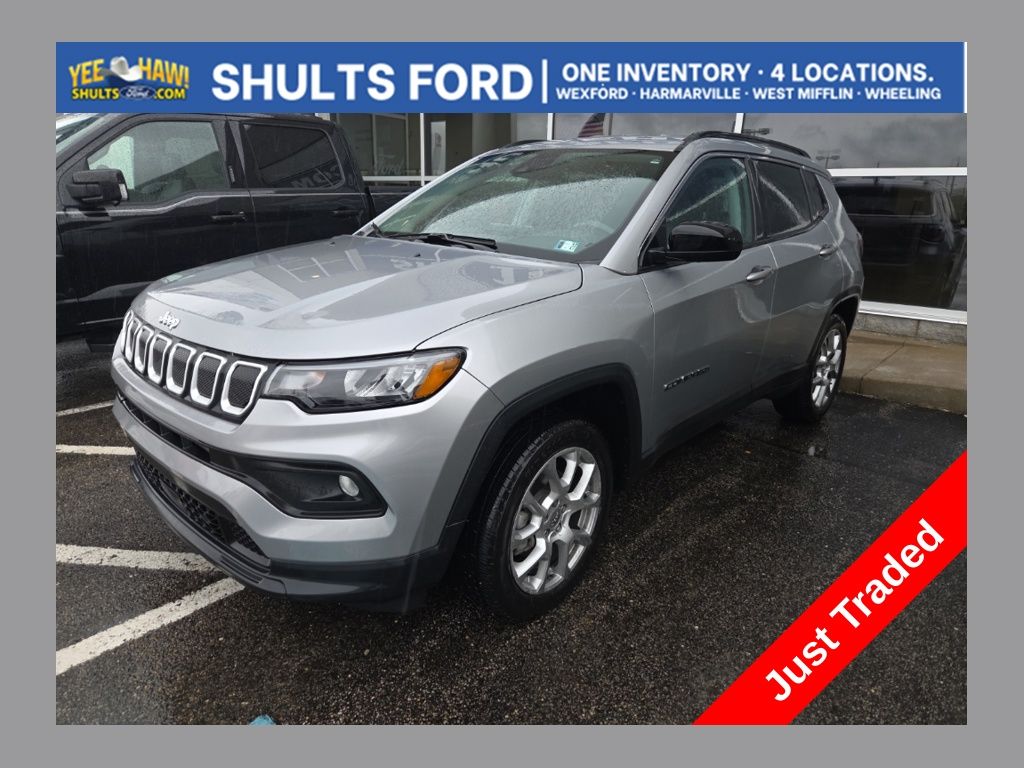 2022 Jeep Compass Latitude Lux 4X4's photo