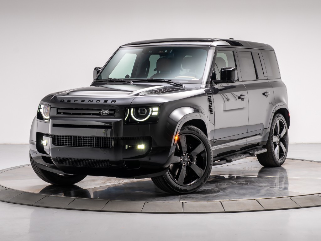 2026 Land Rover Defender P525 V8