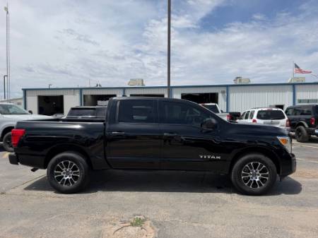 2023 Nissan Titan SV