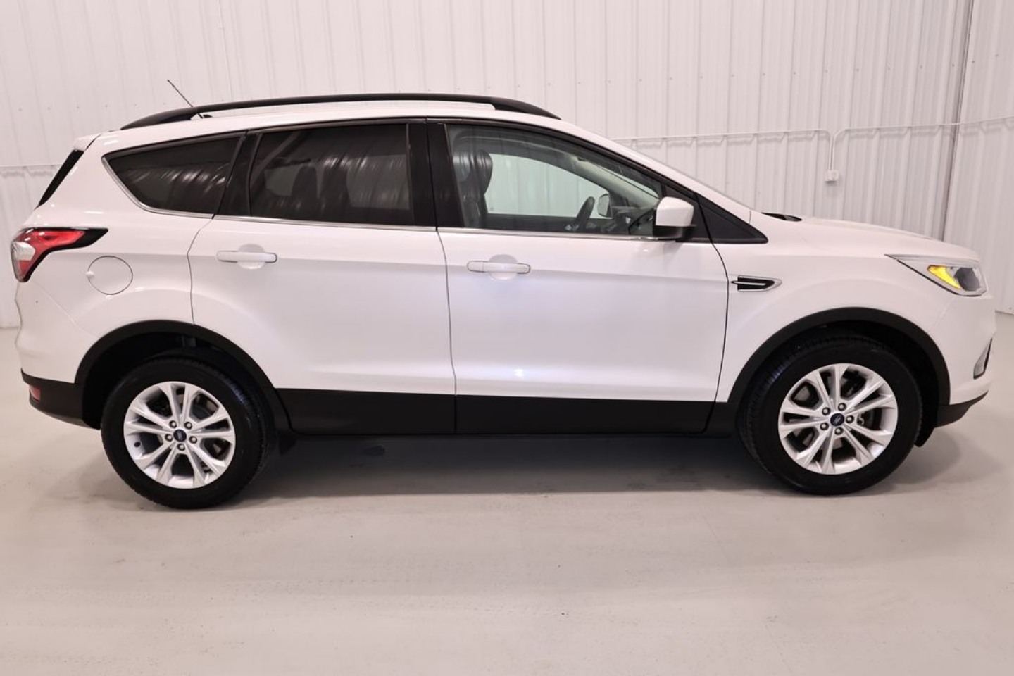 Certified 2018 Ford Escape SE with VIN 1FMCU9GD1JUC01281 for sale in Canfield, OH