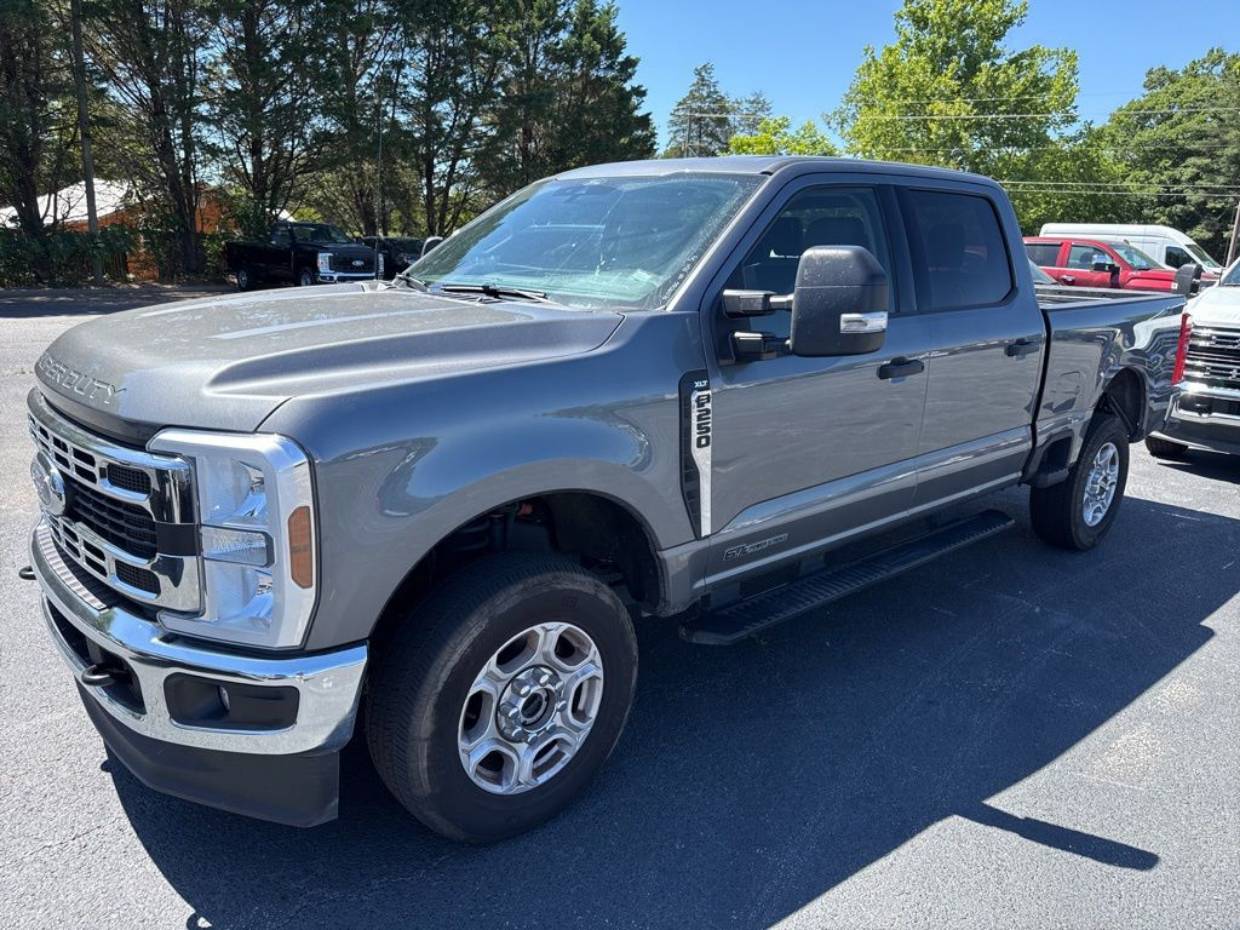 2025 Ford F-250 XLT 4x4 Crew Cab 6-3/4' Box's photo