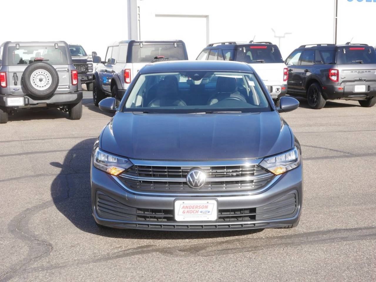 Used 2024 Volkswagen Jetta SE with VIN 3VWEM7BU7RM050730 for sale in North Branch, Minnesota
