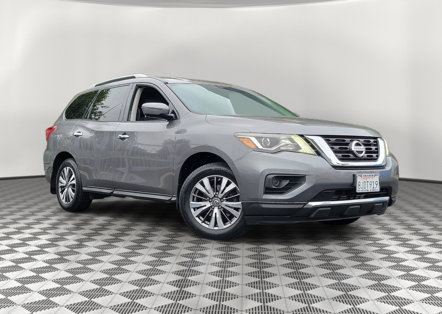 Used 2017 Nissan Pathfinder S with VIN 5N1DR2MNXHC675238 for sale in Anaheim, CA