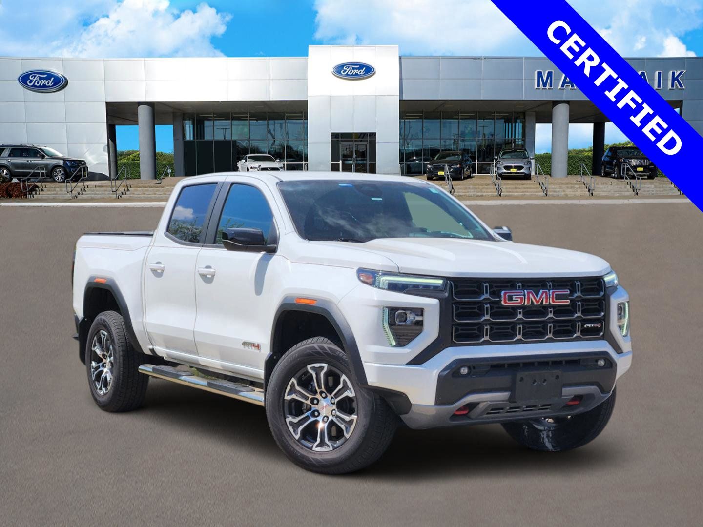 2023 GMC Canyon 4WD AT4 Crew Cab Short Box's photo