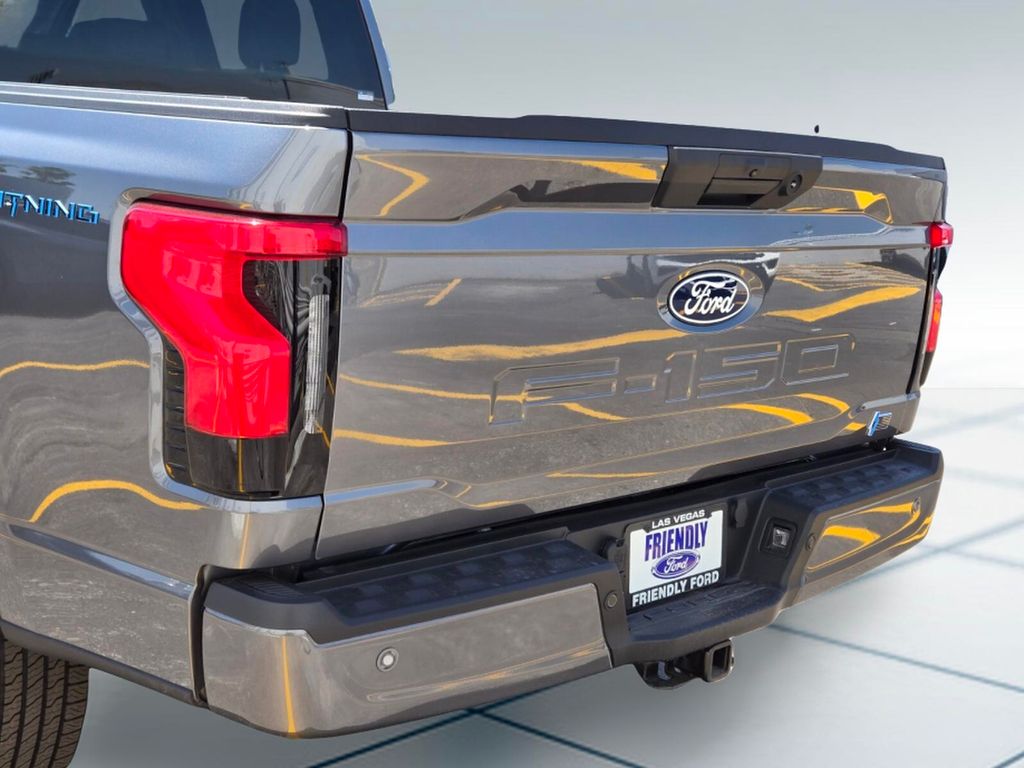 2025 Ford F-150 Lightning Flash
