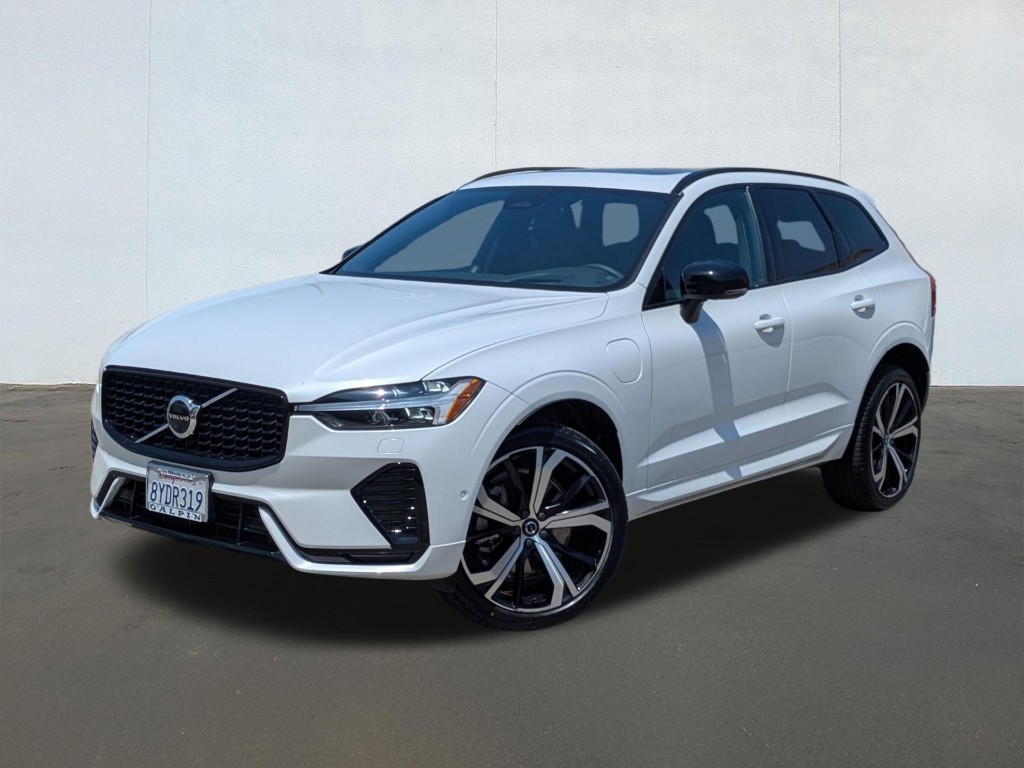 2022 Volvo XC60 Recharge Plug-In Hybrid T8 R-Design