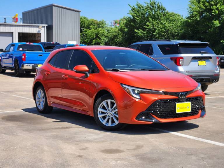 2025 Toyota Corolla Hatchback SE
