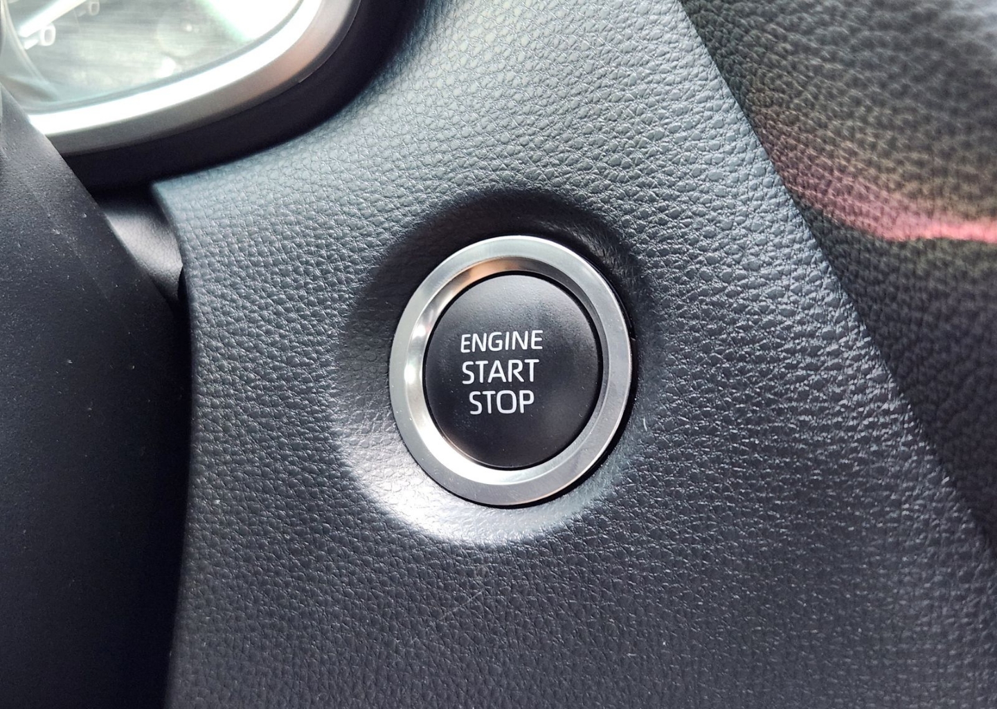 2025 Toyota Corolla Hatchback SE - Photo 21