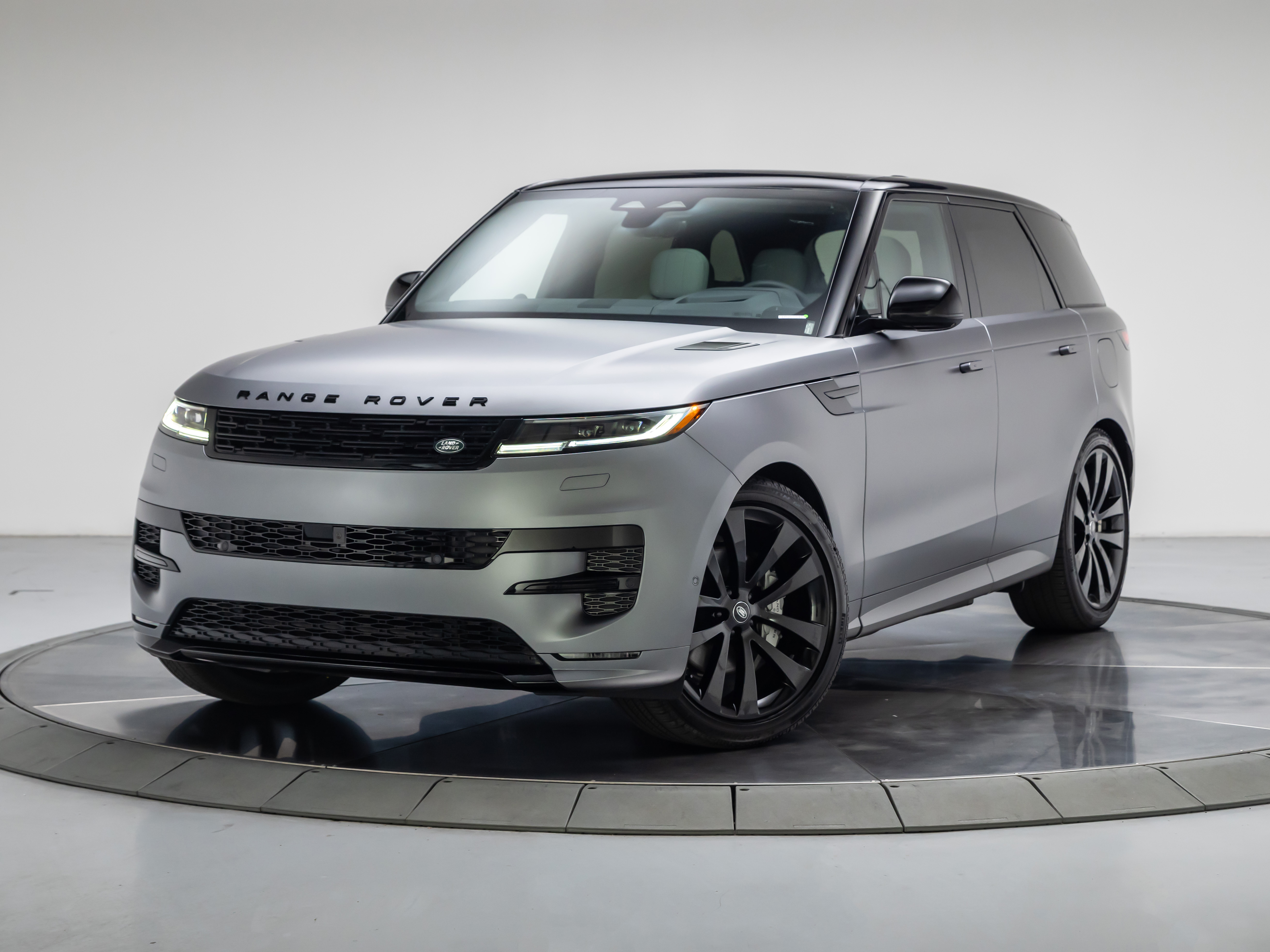 New 2025 Land Rover Range Rover Sport P460 Dynamic SE