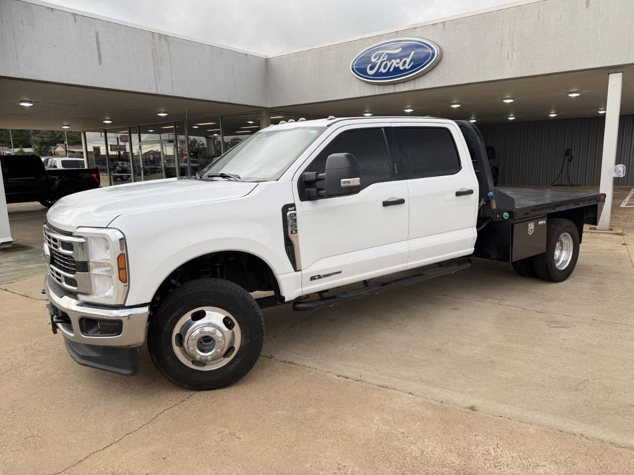2024 Ford F-350 XLT 4x4 Crew Cab 8' Box DRW's photo