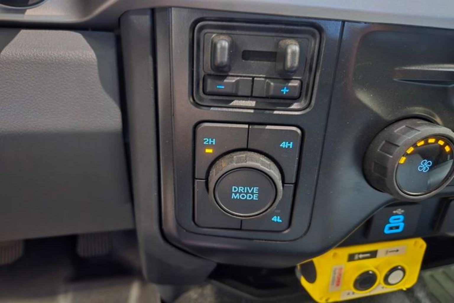 2024 Ford F-550 Super Duty Chassis Cab XL - Photo 23
