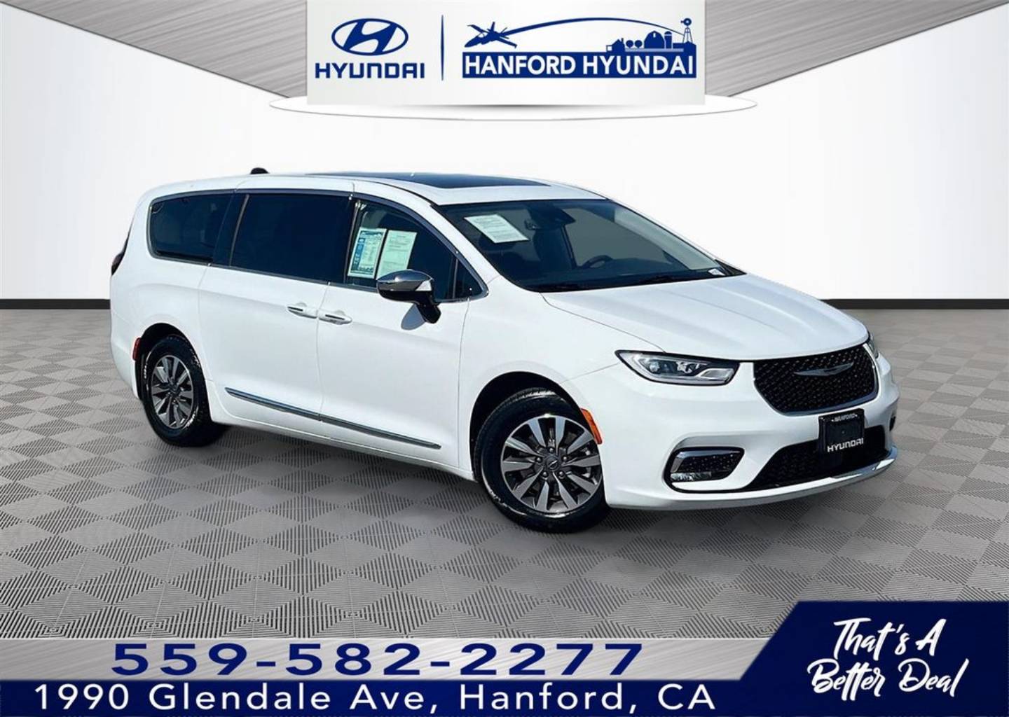 2023 Chrysler Pacifica Hybrid Limited Hybrid's photo