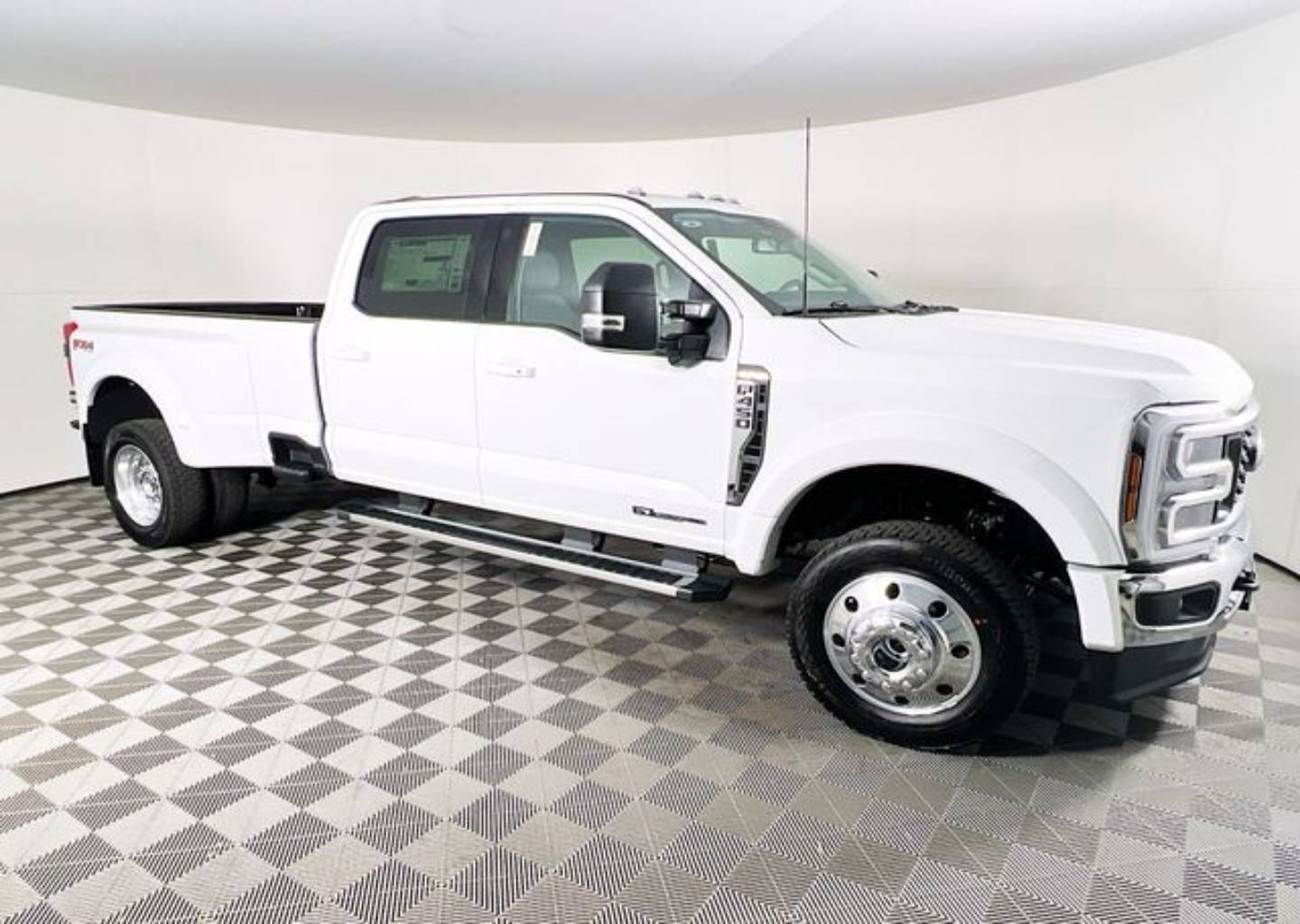 2026 Ford F-450 XLT 4x4 Crew Cab 8' Box DRW's photo