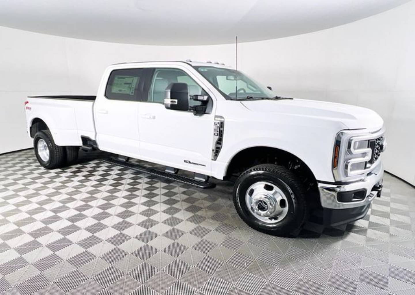 2026 Ford F-350 XLT 4x4 Crew Cab 8' Box DRW's photo