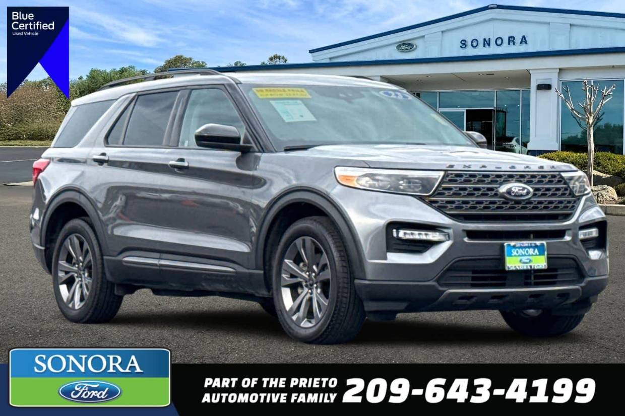 2023 Ford Explorer XLT 4WD's photo