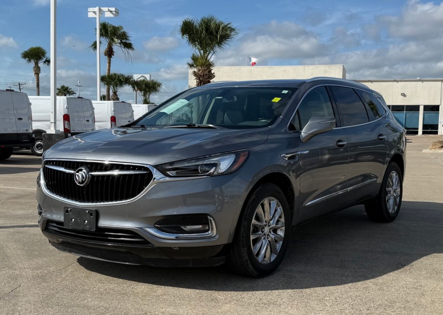 2019 Buick Enclave Essence's photo