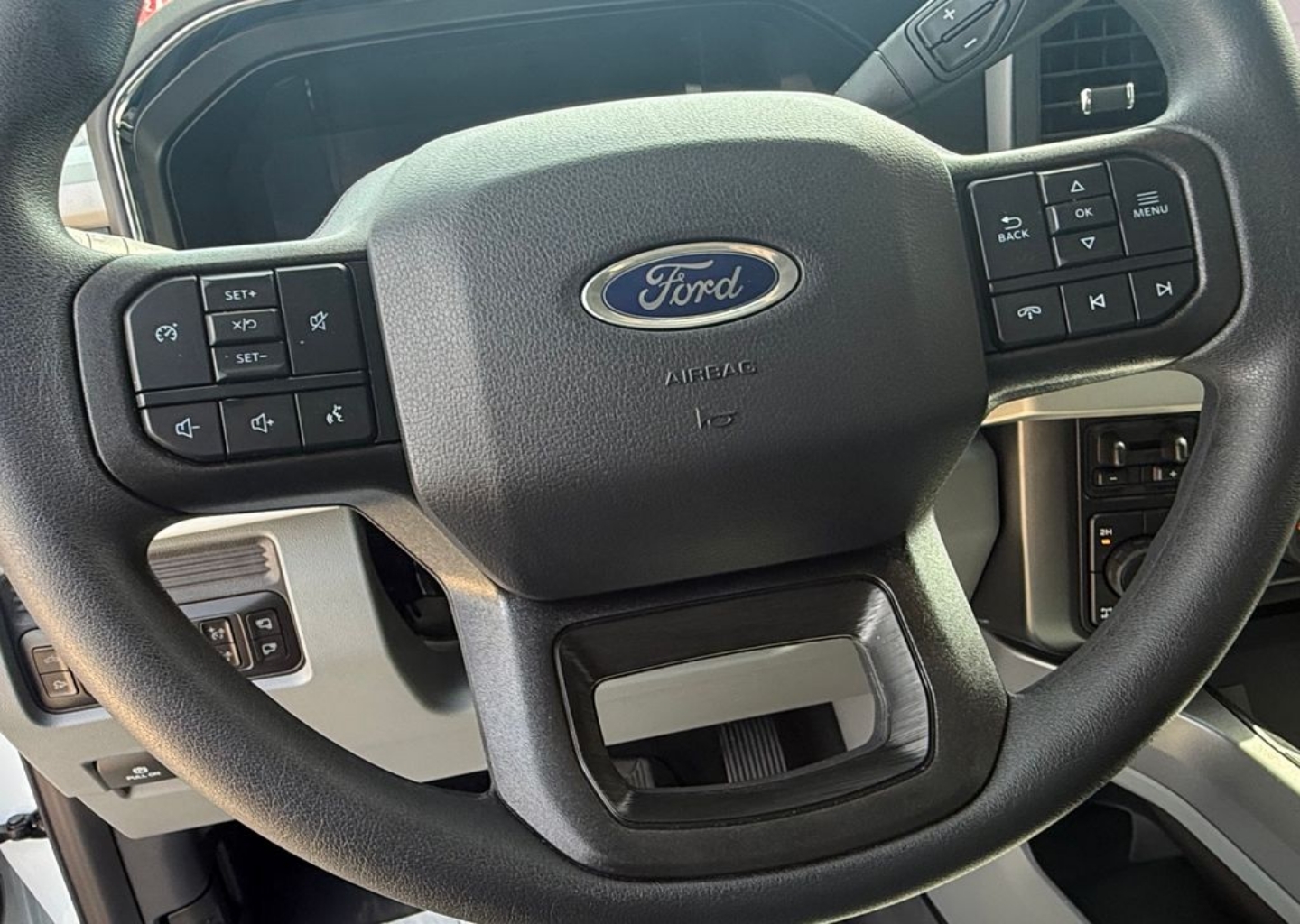 2026 Ford F-350 Super Duty XLT - Photo 15