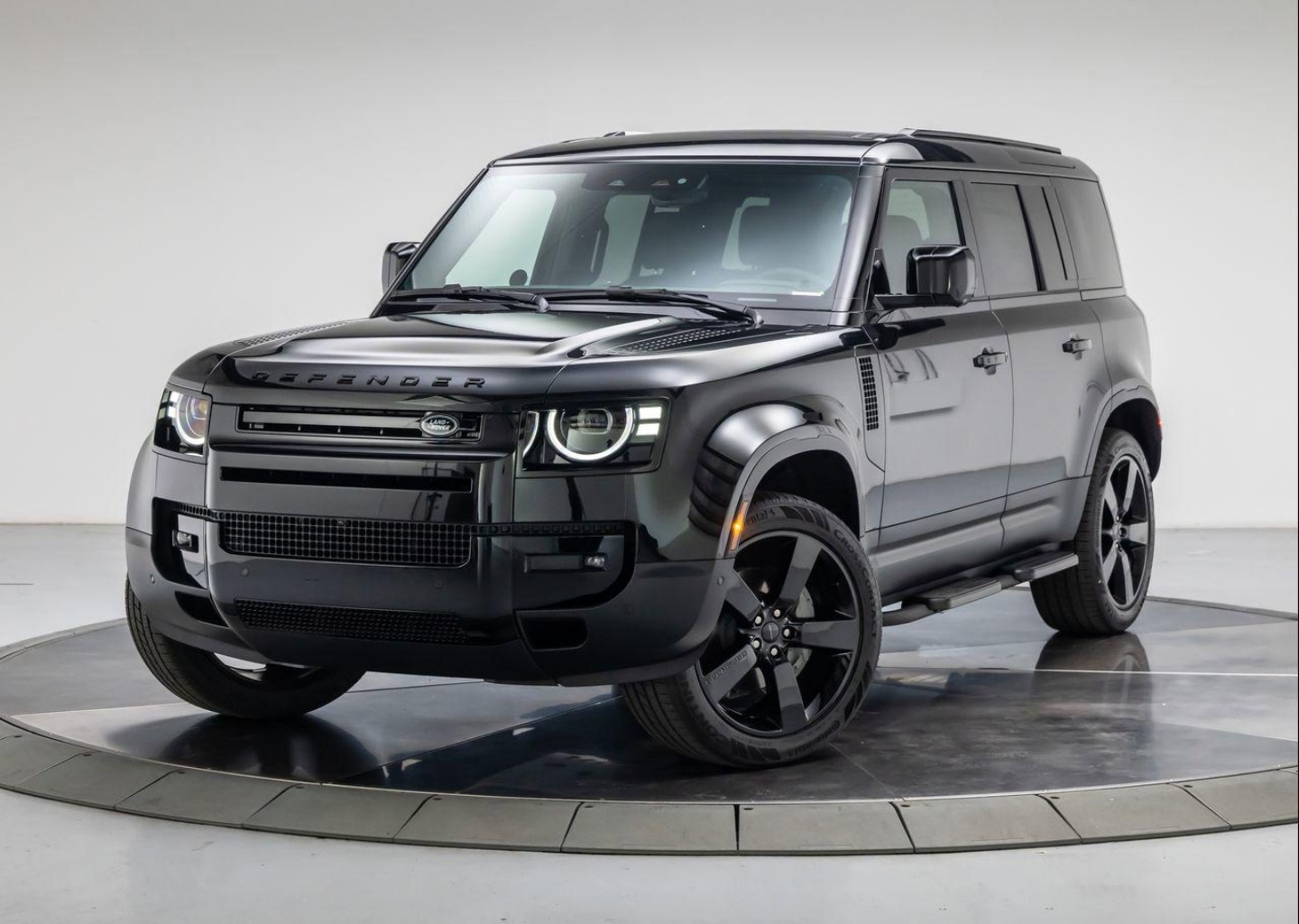 2026 Land Rover Defender 110 S P300's photo