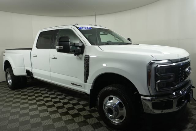 2025 Ford F-350 Lariat 4x4 Crew Cab 8' Box DRW's photo
