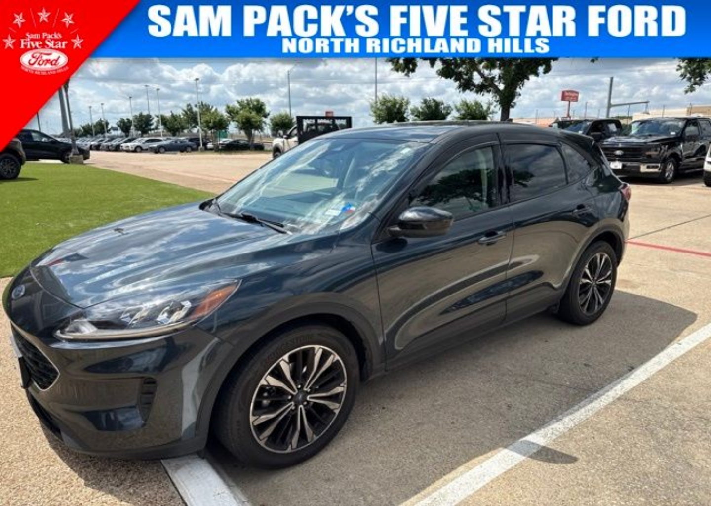 2022 Ford Escape SE FWD's photo