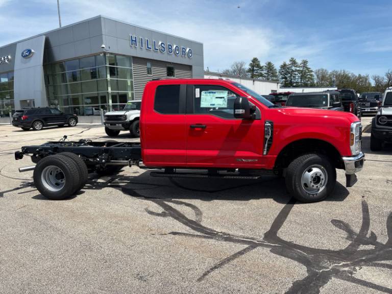 2026 Ford Super Duty F-350 DRW XL
