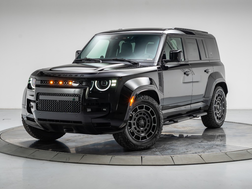 2026 Land Rover Defender P635 OCTA Black